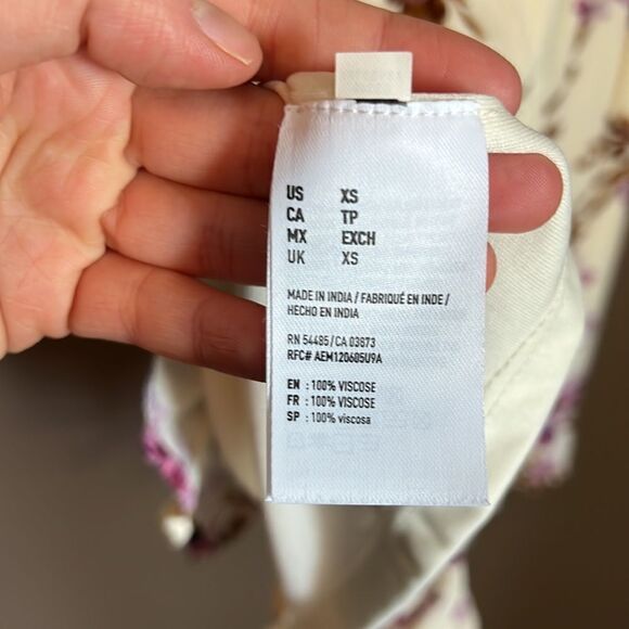 3 for $30! American Eagle floral romper. Size xs. - Picture 7 of 10